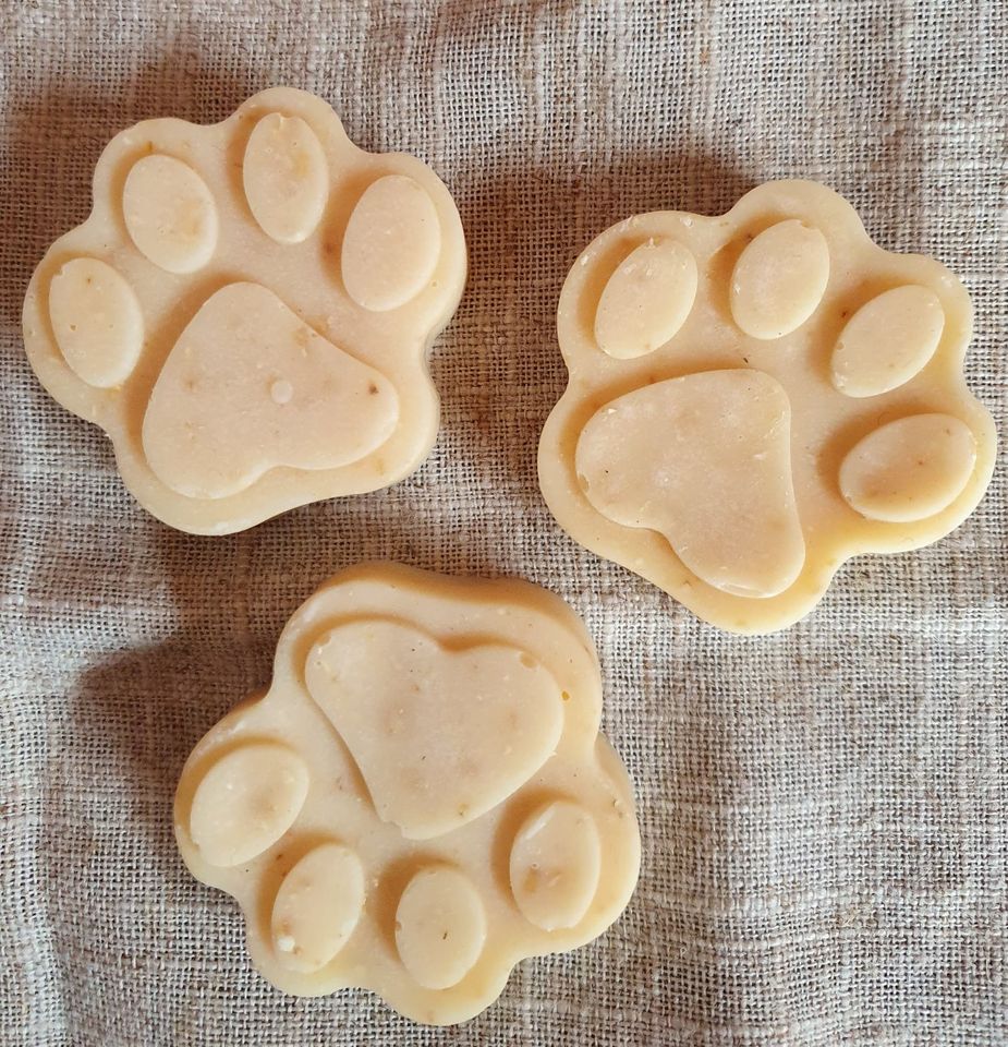 Lavender Paw-print Dog Shampoo Bars